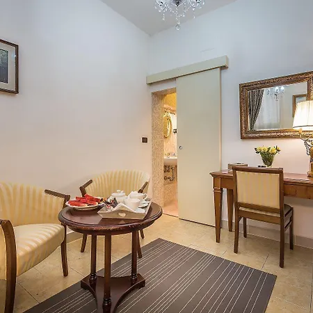 Veneto Con Accesso Ztl Hotel