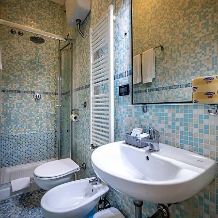 Veneto Con Accesso Ztl 3* Florence